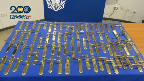 Detenido por robar un centenar de manillas de portales Detenido por robar un centenar de manillas de portales