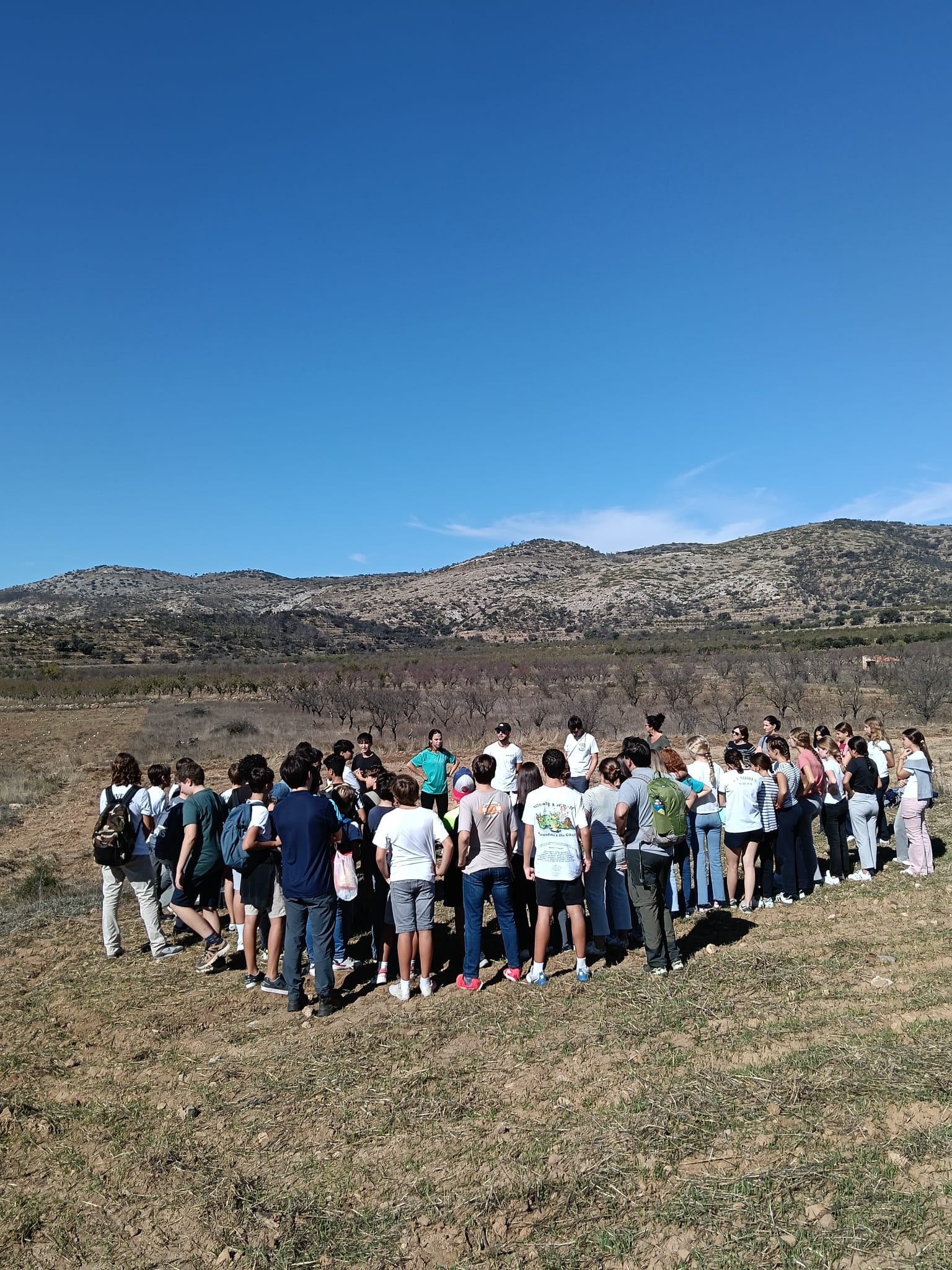 El proyecto Un Colegio Una Hectárea llega a Torás para ayudar a recuperar sus montes tras el incendio de 2022 El proyecto Un Colegio Una Hectárea llega a Torás para ayudar a recuperar sus montes tras el incendio de 2022