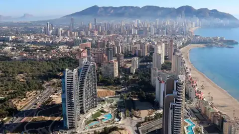 Benidorm roza el lleno total en noviembre con un 96% de ocupación durante las Fiestas Patronales y la Fancy Dress Party Benidorm roza el lleno total en noviembre con un 96% de ocupación durante las Fiestas Patronales y la Fancy Dress Party