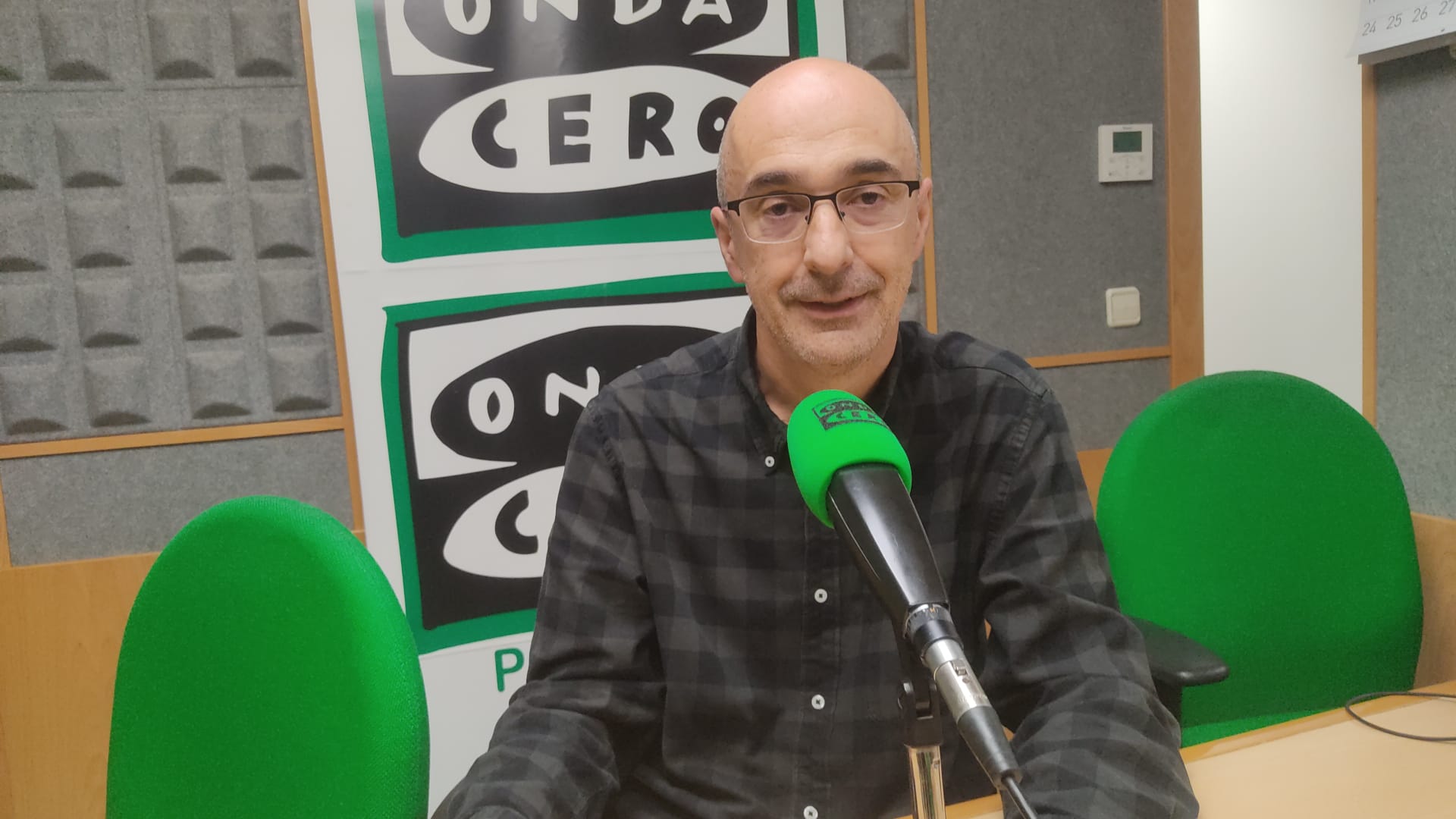 Javier Díez Carmona: “Me gusta el género negro porque levanta la alfombra de nuestras miserias” Javier Díez Carmona: “Me gusta el género negro porque levanta la alfombra de nuestras miserias”