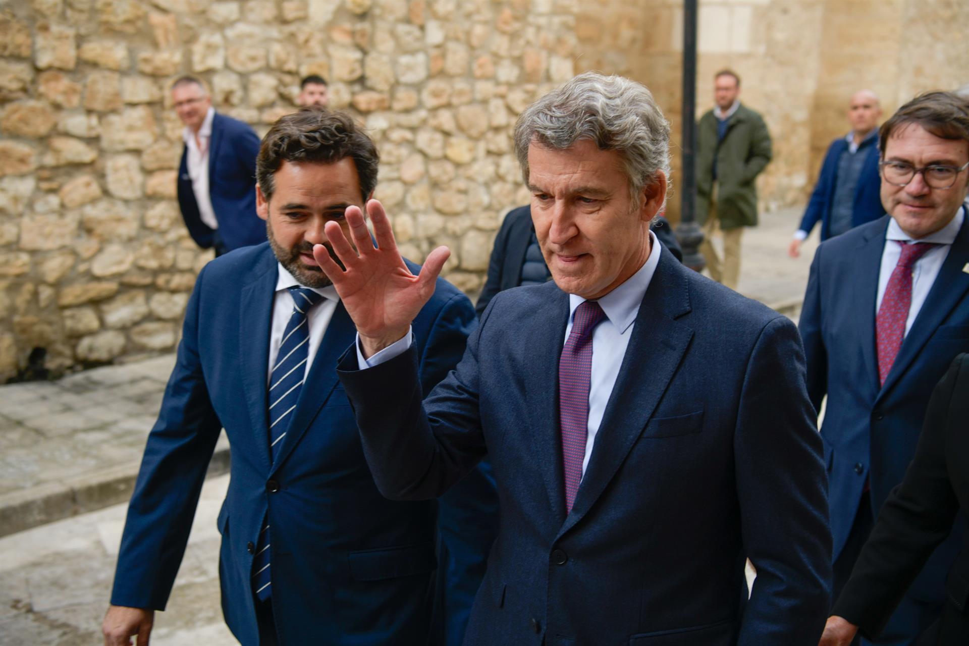 Feijóo anuncia en Ciudad Real que el PP pedirá en el Congreso garantizar la actualización de la pensiones en 2026 aunque haya prórroga presupuestaria Feijóo anuncia en Ciudad Real que el PP pedirá en el Congreso garantizar la actualización de la pensiones en 2026 aunque haya prórroga presupuestaria