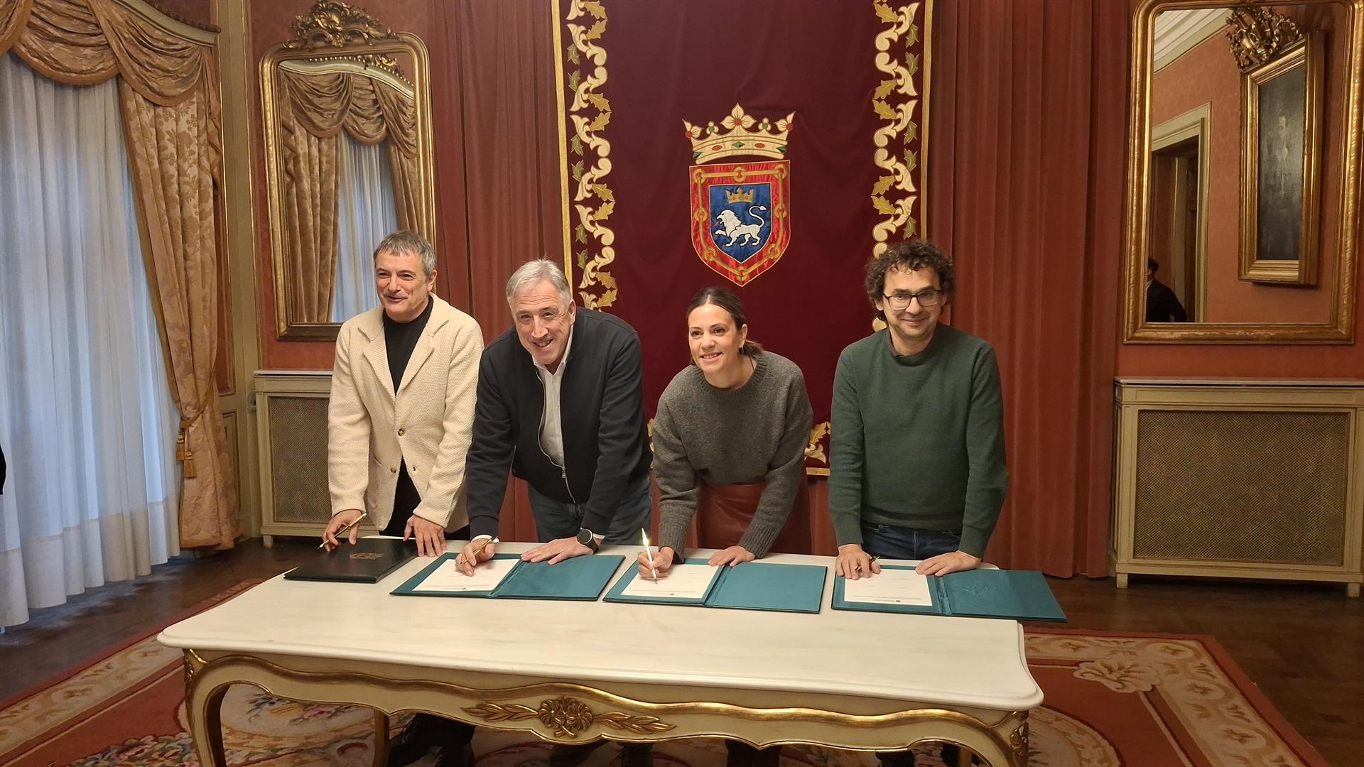 El equipo de Gobierno y el PSN firman los presupuestos más altos de la historia de Pamplona El equipo de Gobierno y el PSN firman los presupuestos más altos de la historia de Pamplona