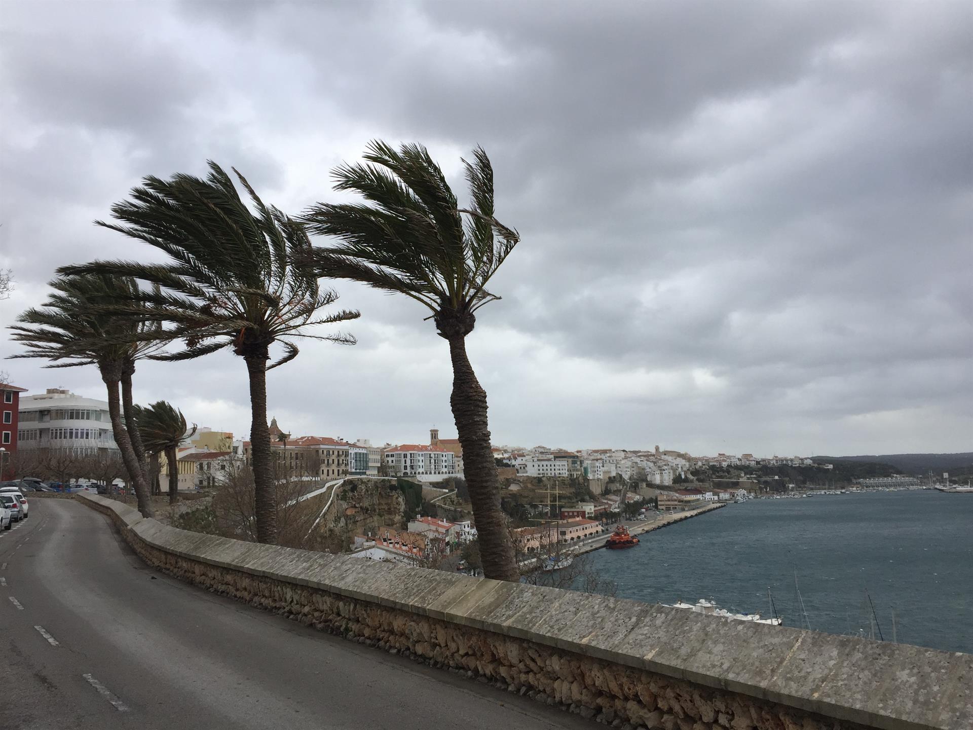 Emergencias activa alerta amarilla en Baleares y naranja en la Serra y norte de Mallorca por lluvias este sábado Emergencias activa alerta amarilla en Baleares y naranja en la Serra y norte de Mallorca por lluvias este sábado