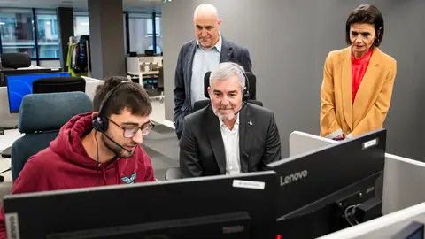 Euskadi y Canarias piden permisos temporales de trabajo para migrantes Euskadi y Canarias piden permisos temporales de trabajo para migrantes