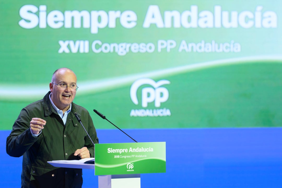 El diputado popular Miguel Tellado interviene durante la segunda jornada del congreso autonómico del PP que se celebra este sábado en Sevilla. El diputado popular Miguel Tellado interviene durante la segunda jornada del congreso autonómico del PP que se celebra este sábado en Sevilla.