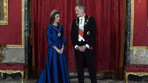 Los Reyes, Don Felipe y Doña Letizia, durante la cena de gala en honor al Sultán de Omán Los Reyes, Don Felipe y Doña Letizia, durante la cena de gala en honor al Sultán de Omán