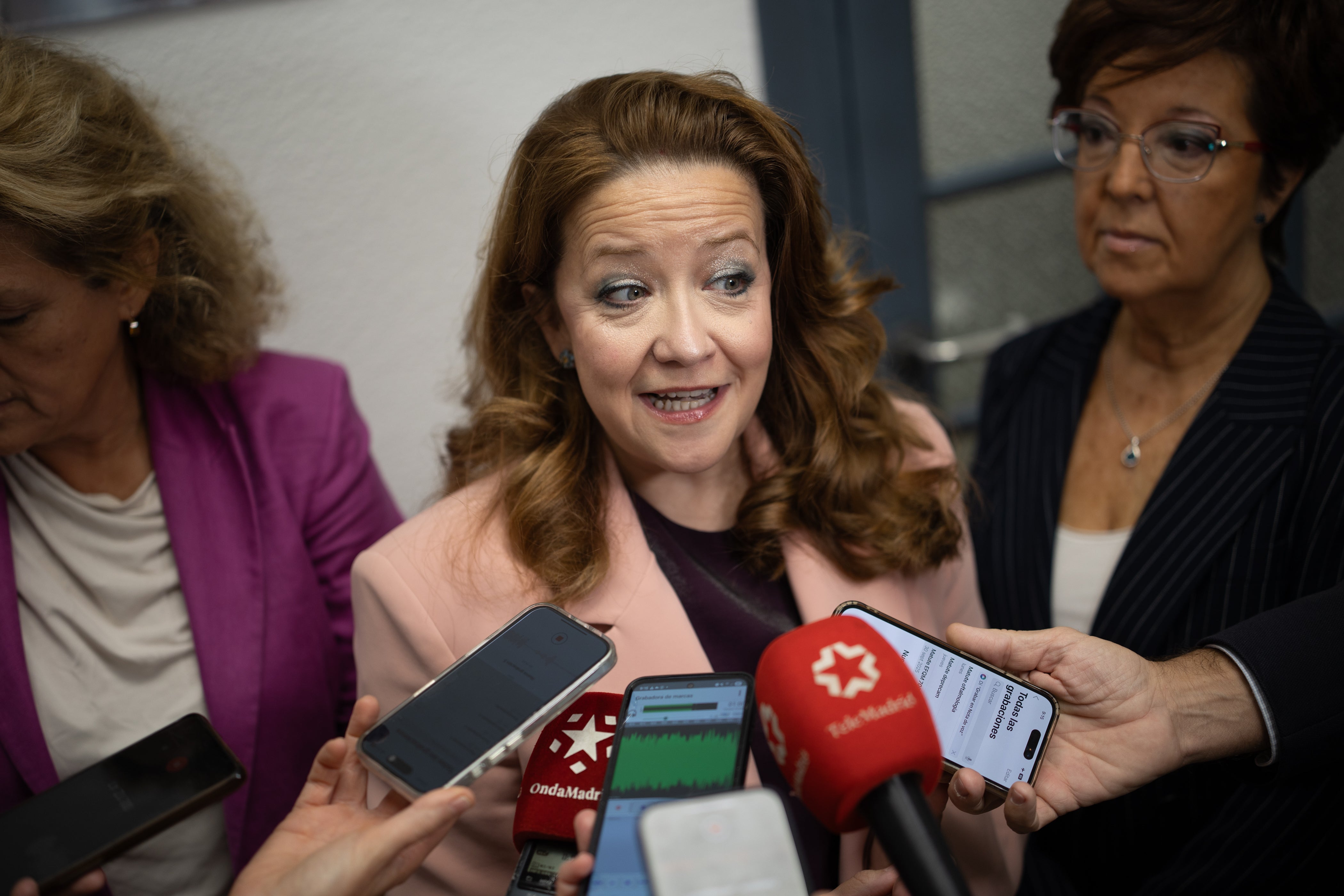 Madrid convoca de urgencia a la empresa que gestiona el Hospital de Torrejón tras la polémica por las listas de espera Madrid convoca de urgencia a la empresa que gestiona el Hospital de Torrejón tras la polémica por las listas de espera