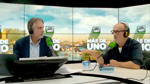 Javier Cámara presenta Yakarta: "Hemos hecho una serie con el placer de saber que hay muchas cosas que no se cuentan" Javier Cámara presenta Yakarta: "Hemos hecho una serie con el placer de saber que hay muchas cosas que no se cuentan"
