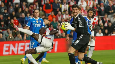 Courtois causa baja con Bélgica por una lesión muscular Courtois causa baja con Bélgica por una lesión muscular