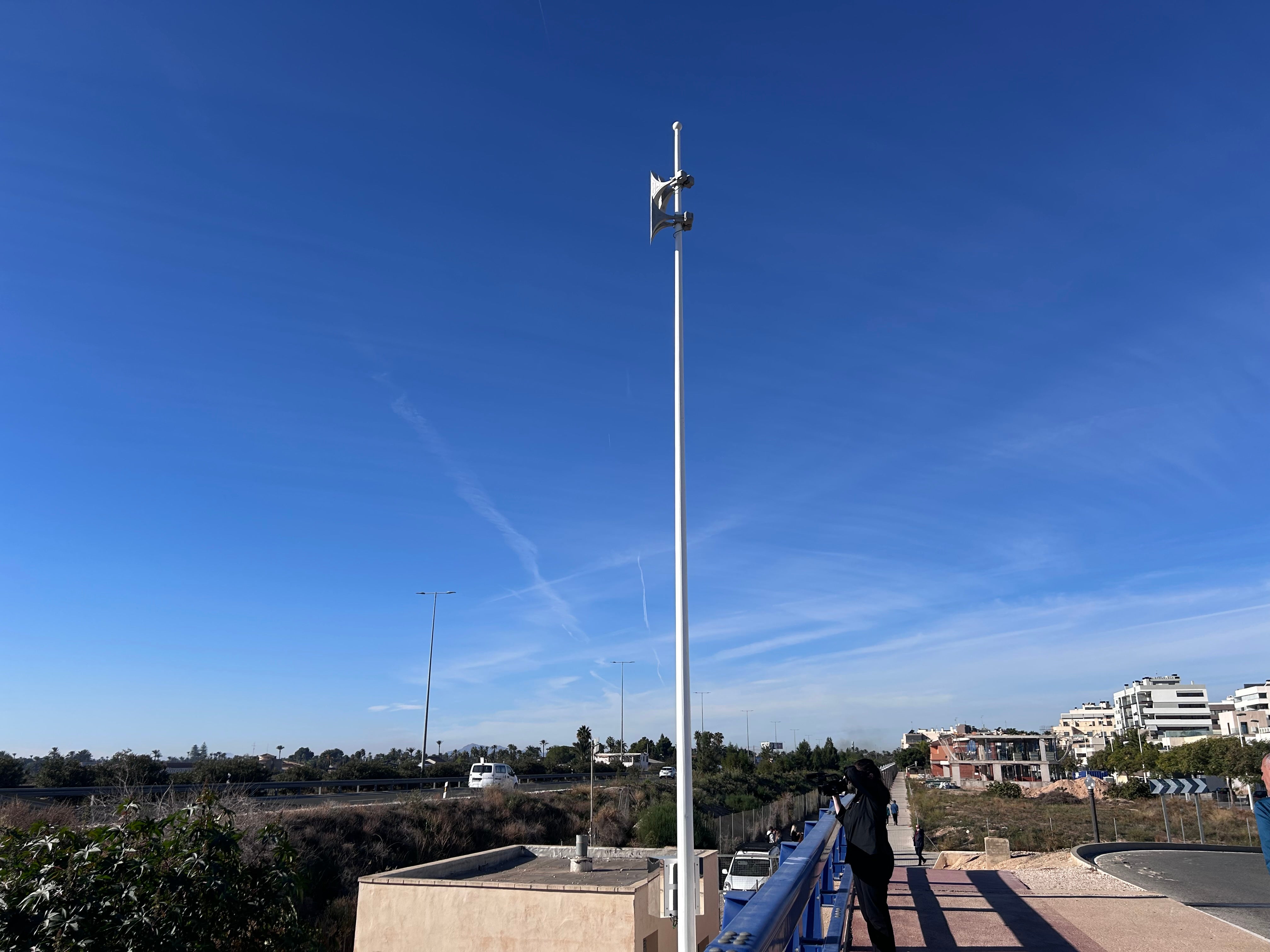 Elche instala un sistema de alarmas sonoras a la población en "puntos críticos" ante posibles emergencias Elche instala un sistema de alarmas sonoras a la población en "puntos críticos" ante posibles emergencias