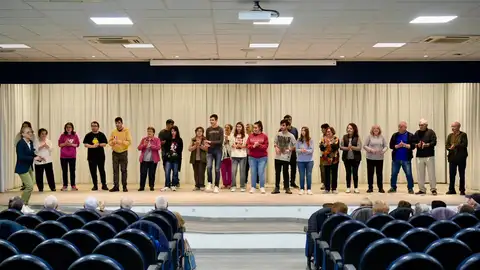 Estudiantes de la UJI fomentan la integración intergeneracional en l’Alcora a través de la música Estudiantes de la UJI fomentan la integración intergeneracional en l’Alcora a través de la música