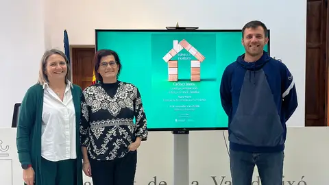 Aprender a escuchar y dialogar en familia: la Vall d’Uixó organiza una sesión práctica de comunicación no violenta Aprender a escuchar y dialogar en familia: la Vall d’Uixó organiza una sesión práctica de comunicación no violenta