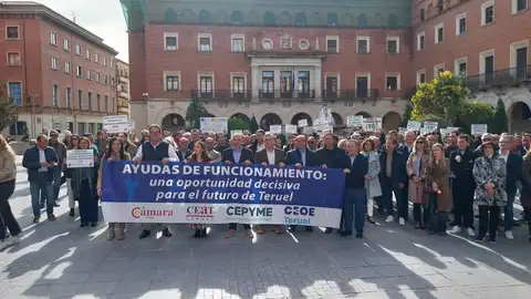 La patronal lucha por maximizar las ayudas a las empresas La patronal lucha por maximizar las ayudas a las empresas