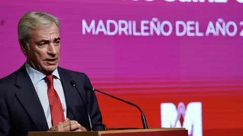 El piloto Carlos Sainz al recibir el galardón Madrileño del Año 2025 El piloto Carlos Sainz al recibir el galardón Madrileño del Año 2025