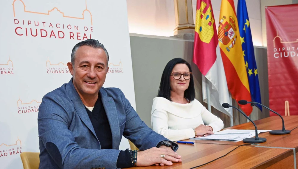 Adrián Fernández y Rocío Zarco durante la rueda de prensa Adrián Fernández y Rocío Zarco durante la rueda de prensa