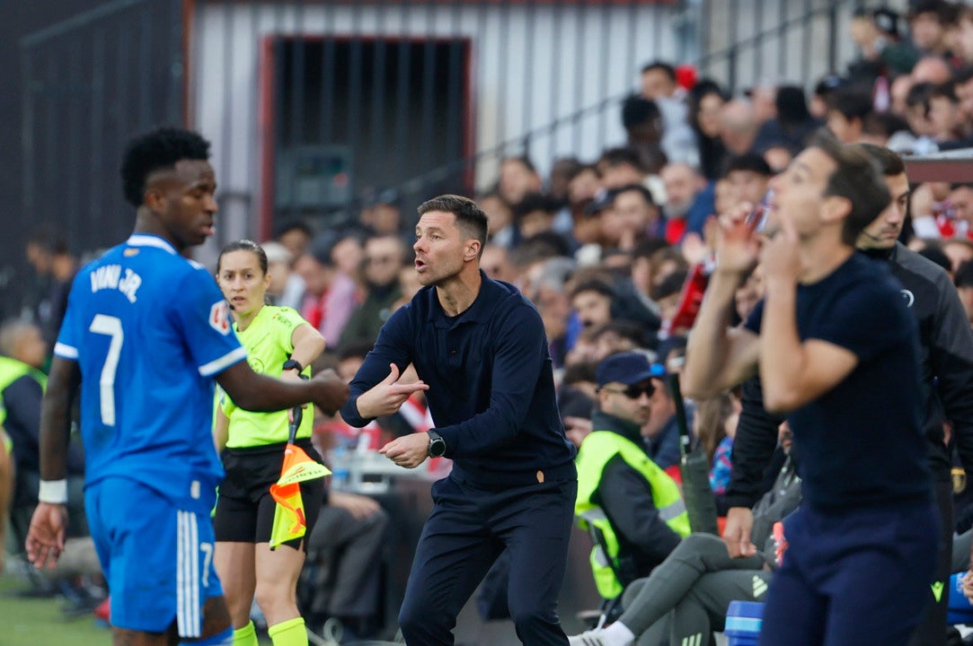 El primer bache de Xabi Alonso El primer bache de Xabi Alonso