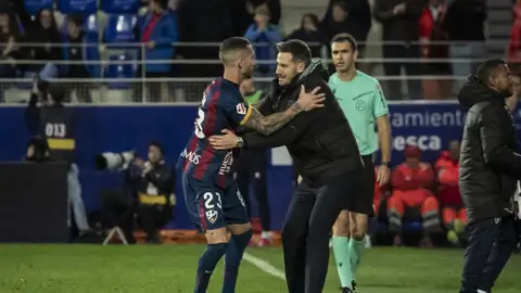 Sergi Guilló durante el último choque en El Alcoraz Sergi Guilló durante el último choque en El Alcoraz