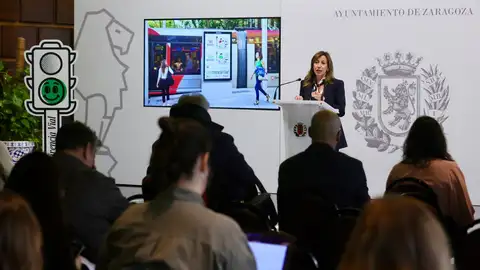 Zaragoza lanza la nueva campaña “ConVivencia Vial” La alcaldesa, Natalia Chueca, en la presentación de la campaña