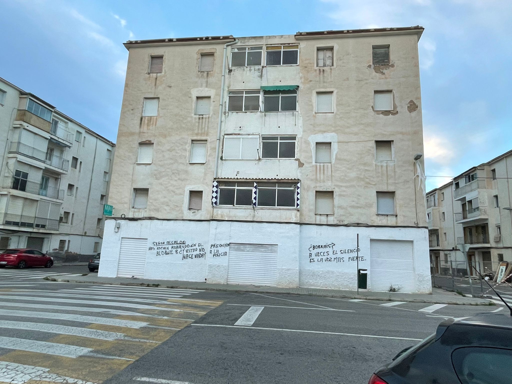 Los vecinos de San Antón de Elche denuncian la proliferación de ratas tras el desalojo de los edificios Los vecinos de San Antón de Elche denuncian la proliferación de ratas tras el desalojo de los edificios