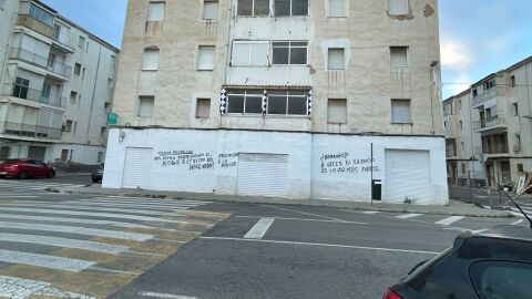 Uno de los bloques que se tienen que derribar en el barrio de San Anton.