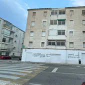 Uno de los bloques que se tienen que derribar en el barrio de San Anton. Uno de los bloques que se tienen que derribar en el barrio de San Anton.