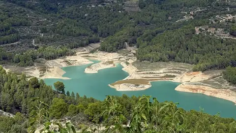 Los embalses de la Marina Baixa mantienen niveles muy bajos a mediados de noviembre Los embalses de la Marina Baixa mantienen niveles muy bajos a mediados de noviembre