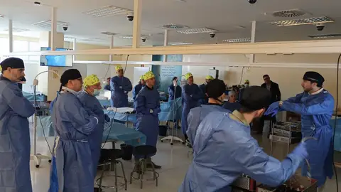 Traumatología de los hospitales Vithas Alicante forma en abordaje por vía anterior a una veintena de especialistas de otros centros Traumatología de los hospitales Vithas Alicante forma en abordaje por vía anterior a una veintena de especialistas de otros centros