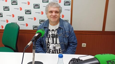 Andr&eacute;s Alba (C&iacute;rculo azul)