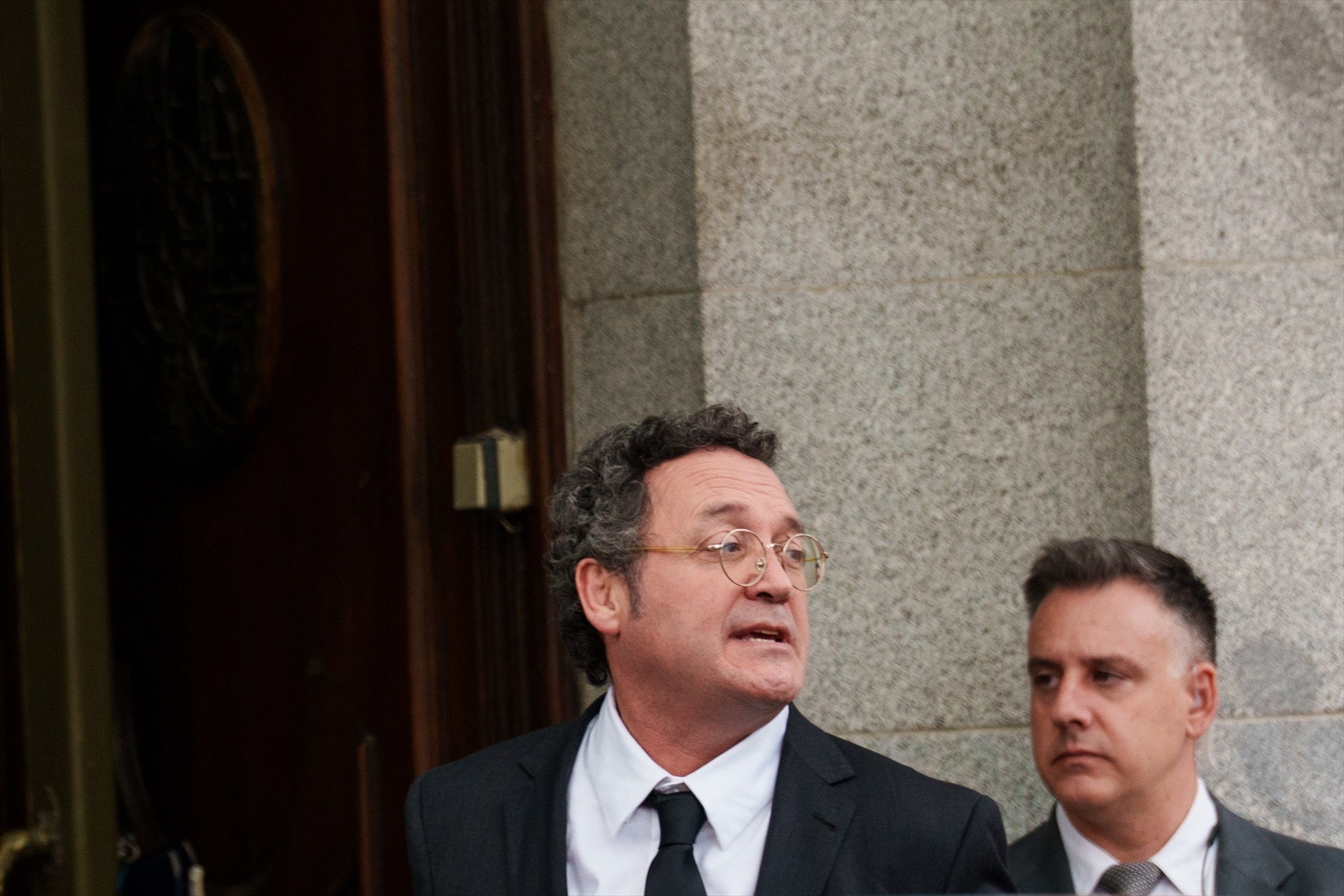 La Fiscalía asegura que el novio de Ayuso recibió "el mismo trato que cualquier ciudadano" La Fiscalía asegura que el novio de Ayuso recibió "el mismo trato que cualquier ciudadano"