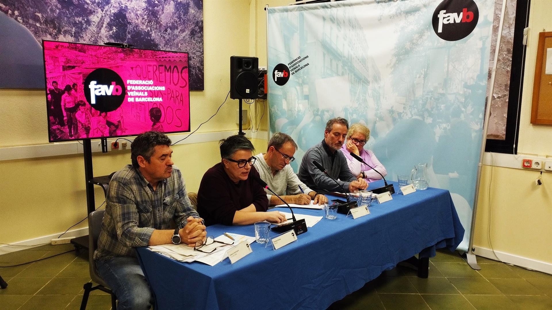 Els veïns de Barcelona demanen solucions per als més de 8.000 habitatges en risc estructural Els veïns de Barcelona demanen solucions per als més de 8.000 habitatges en risc estructural