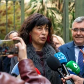 Ana Redondo anuncia una auditoría externa del sistema de pulseras antimaltrato durante su visita a Granada Ana Redondo anuncia una auditoría externa del sistema de pulseras antimaltrato durante su visita a Granada