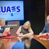 Firman del convenio entre ACUAES y los ayuntamientos de Ciudad Real y Miguelturra Firman del convenio entre ACUAES y los ayuntamientos de Ciudad Real y Miguelturra