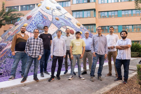 L'UJI ultima un projecte d'investigació per a millorar la integració d'energies renovables amb bateries en la xarxa elèctrica L'UJI ultima un projecte d'investigació per a millorar la integració d'energies renovables amb bateries en la xarxa elèctrica