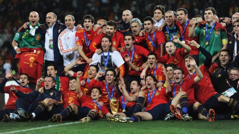 &Aacute;lvaro Arbeloa, en el centro de la imagen, celebra el Mundial de balompi&eacute; ganado por Espa&ntilde;a en 2010