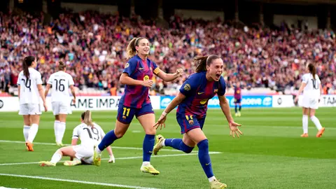 Pajor celebra uno de sus dos goles Pajor celebra uno de sus dos goles
