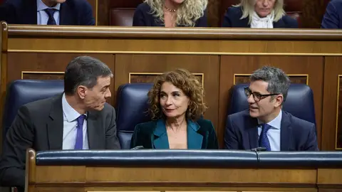 Pedro Sánchez, María Jesús Montero y Félix Bolaños en el Congreso de los Diputados Pedro Sánchez, María Jesús Montero y Félix Bolaños en el Congreso de los Diputados