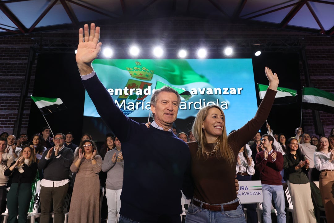 Feijóo, en Extremadura: "Tenéis mi palabra, Almaraz no se va a cerrar" Feijóo, en Extremadura: "Tenéis mi palabra, Almaraz no se va a cerrar"