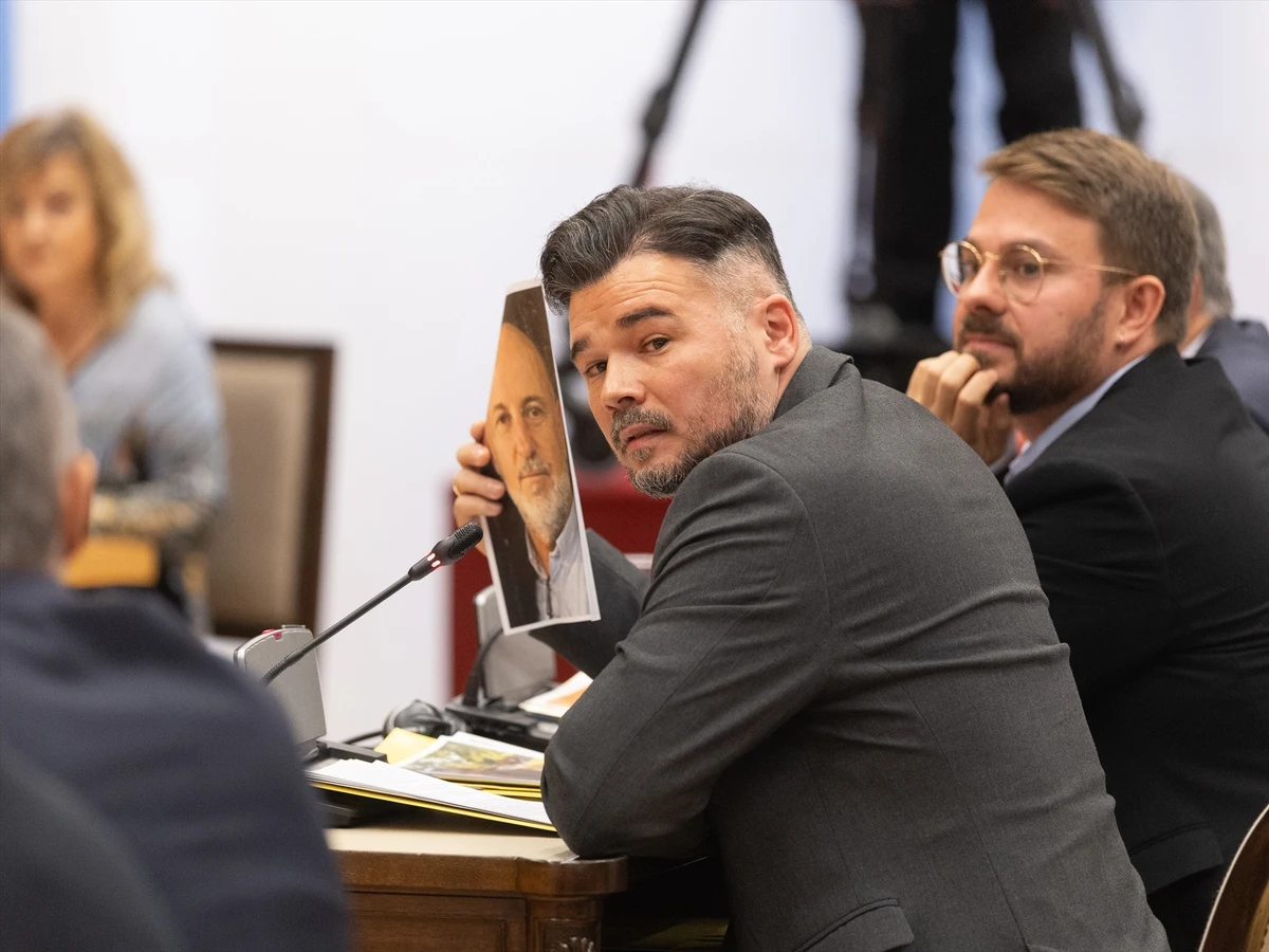 Rufián carga contra Mazón: "Es un inútil, mentiroso, incapaz, mentiroso, psicópata y ojalá pague por todo lo que ha hecho"