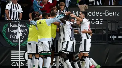 El Castellón celebra uno de sus goles ante la Real Sociedad B El Castellón celebra uno de sus goles ante la Real Sociedad B