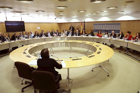Aragón presentará los presupuestos, tras conocer el déficit del 0,1% Aragón presentará los presupuestos, tras conocer el déficit del 0,1%