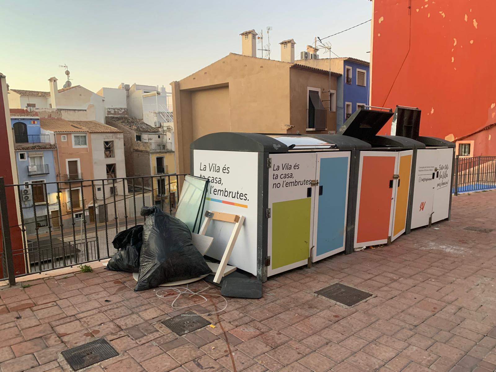 Polémica en Villajoyosa por el cobro retroactivo de la basura Polémica en Villajoyosa por el cobro retroactivo de la basura