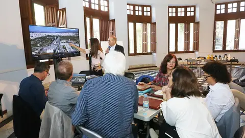 Reunión en la Diputación de Alicante del jurado encargado de la elección del proyecto del futuro Palacio de Congresos de Elche. Reunión en la Diputación de Alicante del jurado encargado de la elección del proyecto del futuro Palacio de Congresos de Elche.