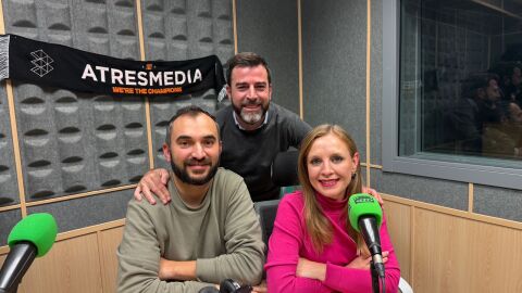Carlos Alaejos y Esther S&aacute;nchez V&iacute;llora con Javier Escudero en Ruimbo Startup. 