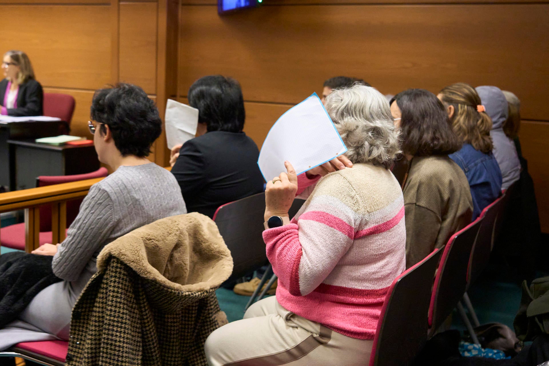 Absueltos los 21 antiabortistas que se concentraban frente a una clínica en Vitoria-Gasteiz Absueltos los 21 antiabortistas que se concentraban frente a una clínica en Vitoria-Gasteiz