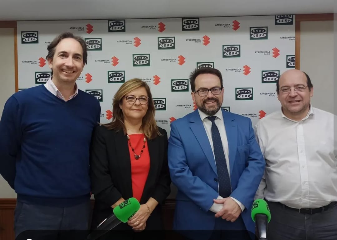 Onda Cero Ciudad Real celebra los 35 años de la cadena emitiendo "Más de uno" desde el Colegio de Veterinarios Onda Cero Ciudad Real celebra los 35 años de la cadena emitiendo "Más de uno" desde el Colegio de Veterinarios