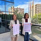 La alcaldesa, María Tormo, y la concejala de Bienestar Social, Eugenia Martinavarro, han presentado 'Amores que suman'. 