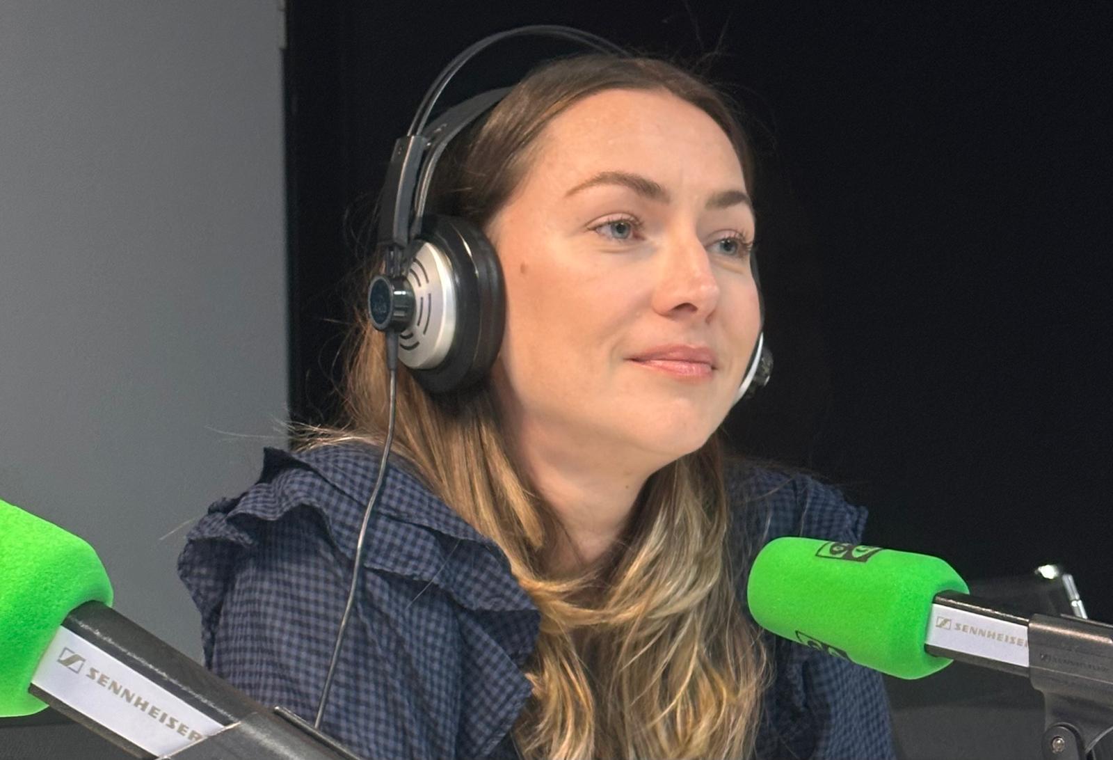 Sasha Molotkova, ucraïnesa a Barcelona: "Cada dia rebo àudios de familiars amagats sota terra" Sasha Molotkova, ucraïnesa a Barcelona: "Cada dia rebo àudios de familiars amagats sota terra"