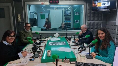 El gobierno local destaca la próxima incorporación de más efectivos de Policia Local y Bomberos mientras la oposición lamenta que la situación del parque "preocupa a los compostelanos" y lamenta la "incapacidad e indolencia" del gobierno