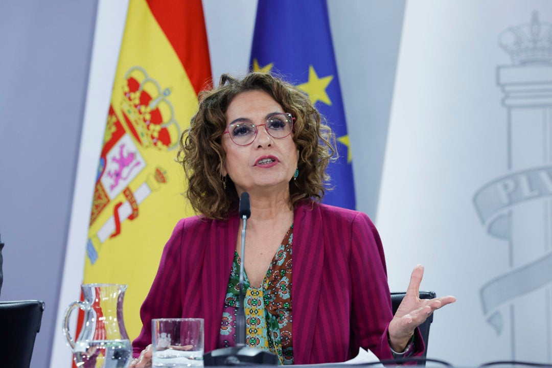 El Gobierno eleva el 'techo de gasto' al récord de 216.177 millones en 2026 y prevé un déficit del 2,1% El Gobierno eleva el 'techo de gasto' al récord de 216.177 millones en 2026 y prevé un déficit del 2,1%