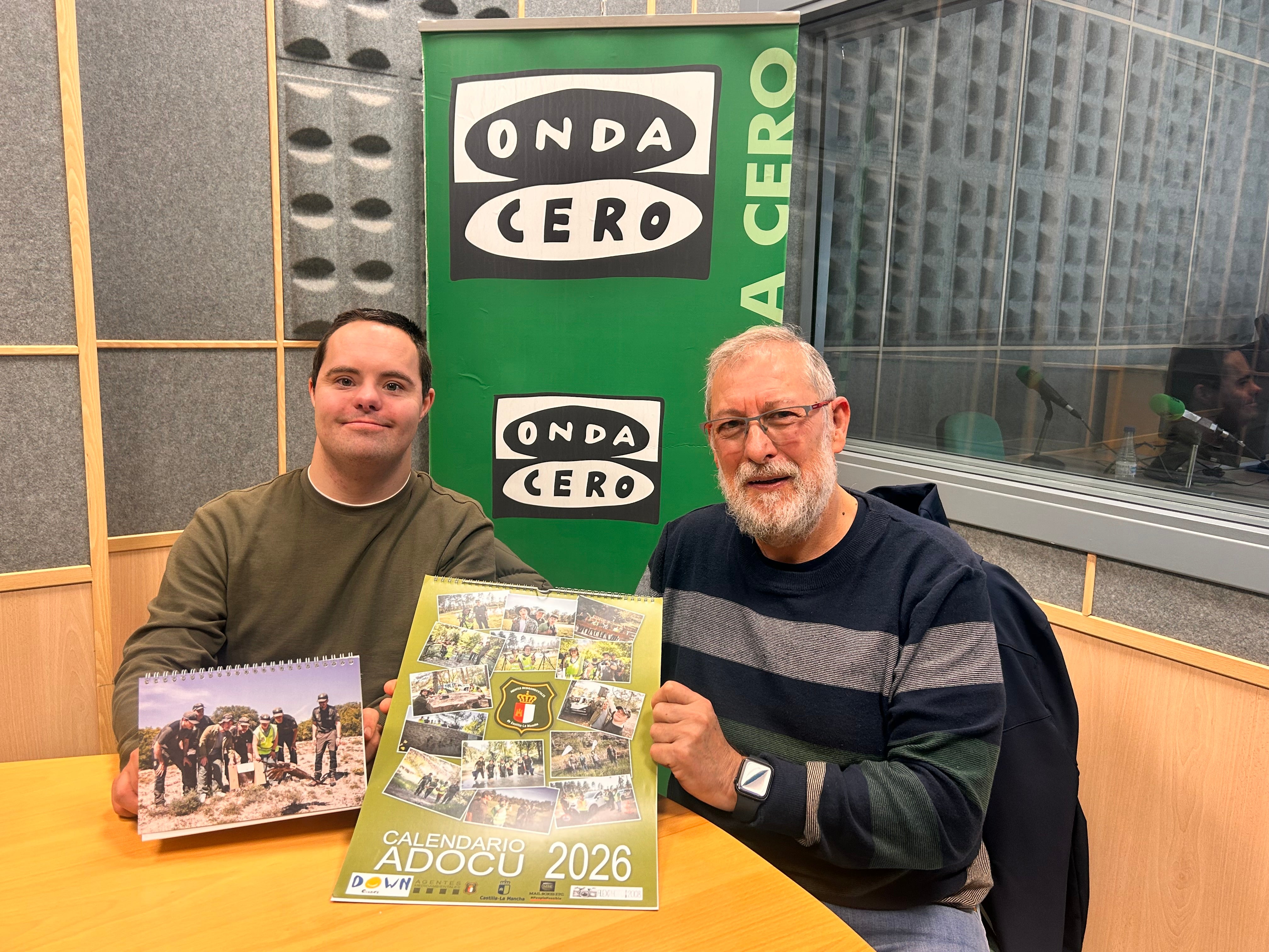 Calendario solidario de Adocu 2026, con los agentes medioambientales en su 25 aniversario Calendario solidario de Adocu 2026, con los agentes medioambientales en su 25 aniversario